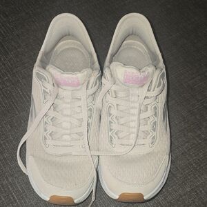 Skechers Women's Light Gray Sneakers